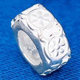 Charm bạc chặn hạt họa tiết đồng xu
