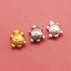 Charm bạc hình con rùa xỏ ngang