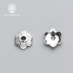 Charm bạc chụp hạt hoạ tiết hoa văn