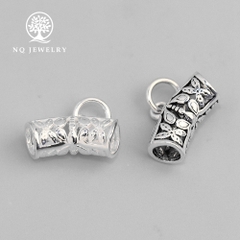 Charm bạc hình trụ xỏ ngang để gắn charm treo mẫu