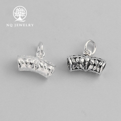 Charm bạc hình trụ xỏ ngang để gắn charm treo mẫu