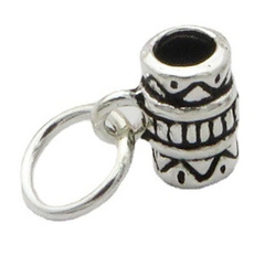 Charm bạc gắn charm treo họa tiết hoa văn