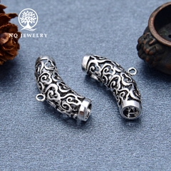 Charm bạc hình trụ xỏ ngang để gắn charm treo