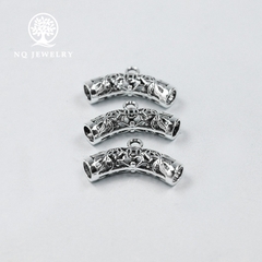 Charm bạc hình trụ xỏ ngang để gắn charm treo