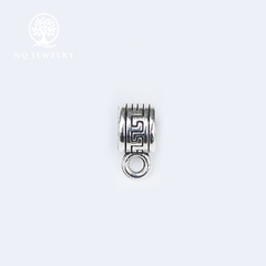 Charm bạc hình trụ xỏ ngang để gắn charm treo
