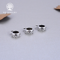 Charm bạc hình trụ xỏ ngang để gắn charm treo