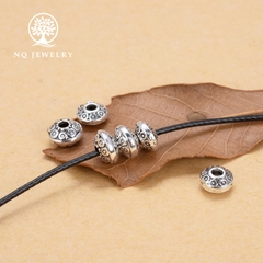 Charm bạc chặn hạt hình đĩa bay họa tiết
