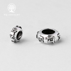 Charm bạc chặn hạt họa tiết lục tự minh chú chữ nổi