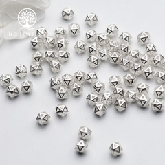 Charm bạc chặn hạt hình đa giác xỏ ngang