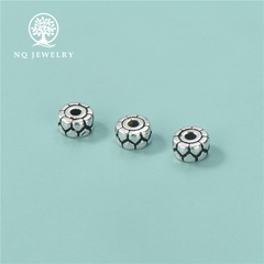 Charm bạc chặn hình răng cưa