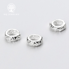 Charm bạn chặn hạt hoa văn