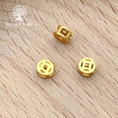 Charm kim tiền mạ vàng xỏ ngang