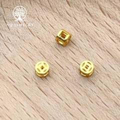 Charm kim tiền mạ vàng xỏ ngang
