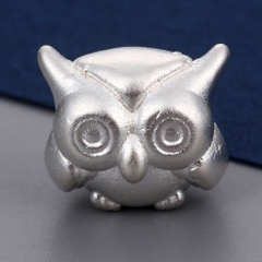Charm bạc cú xỏ ngang