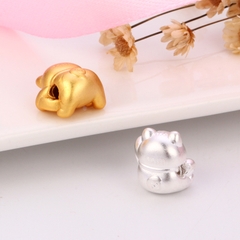 Charm bạc mèo may mắn xỏ ngang