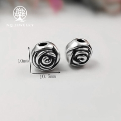 Charm bạc xỏ ngang hình hoa hồng
