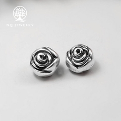 Charm bạc xỏ ngang hình hoa hồng