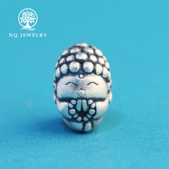 Charm bạc hình tượng phật xỏ ngang