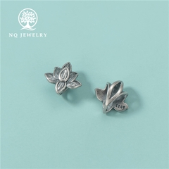 Charm bạc hình hoa sen