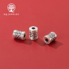 Charm bạc xỏ ngang họa tiết