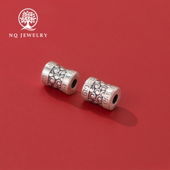 Charm bạc xỏ ngang họa tiết