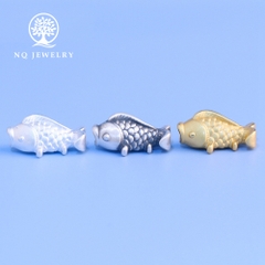 Charm bạc cá chép xỏ ngang