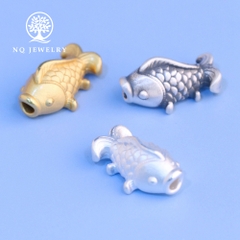 Charm bạc cá chép xỏ ngang