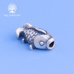 Charm bạc cá chép xỏ ngang