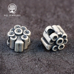 Charm xỏ ngang cây tài lộc