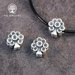 Charm xỏ ngang cây tài lộc