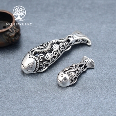 Charm bạc cá xinh xắn xỏ ngang