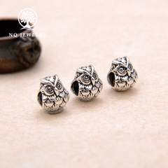 Charm bạc chim vú mèo xỏ ngang