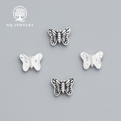 Charm bạc bươm bướm trắng xỏ ngang