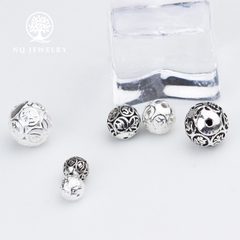 Charm bạc hình cầu họa tiết xỏ ngang