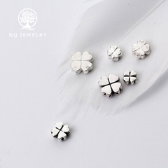 Charm bạc cỏ 4 lá xỏ ngang