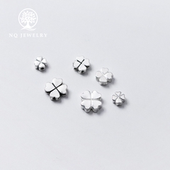 Charm bạc cỏ 4 lá xỏ ngang