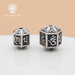 Charm bạc xỏ ngang