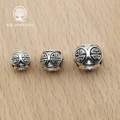 Charm bạc hình tròn họa tiết xỏ ngang