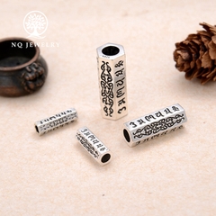 Charm bạc hình trụ 6 cạnh khắc lục tự đại minh chú xỏ ngang