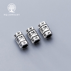 Charm bạc hình trụ 6 cạnh khắc lục tự đại mình chú xỏ ngang