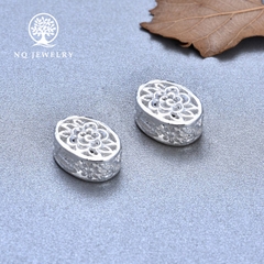 Charm bạc hình trái soan xỏ ngang