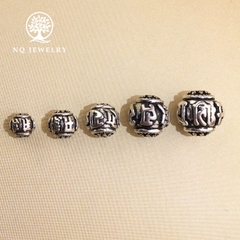 Charm bạc hình cầu họa tiết lục tự minh chú xỏ ngang