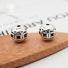 Charm bạc hình cầu họa tiết hoa văn xỏ ngang 8mm