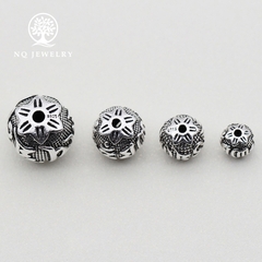 Charm bạc hình cầu họa tiết lục tự minh chú xỏ ngang