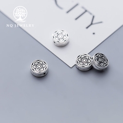 Charm bạc chặn hạt hình tròn dẹp họa tiết bông hoa