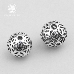 Charm bạc hình cầu họa tiết hoa văn xỏ ngang