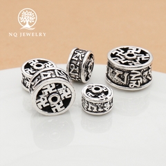 Charm bạc họa tiết lục tự hình trụ