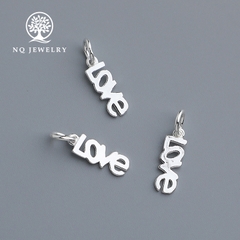Charm treo hình chữ LOVE