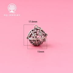 Charm bạc treo họa tiết đựng hạt
