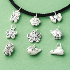 Charm bạc hình cá voi dễ thương treo